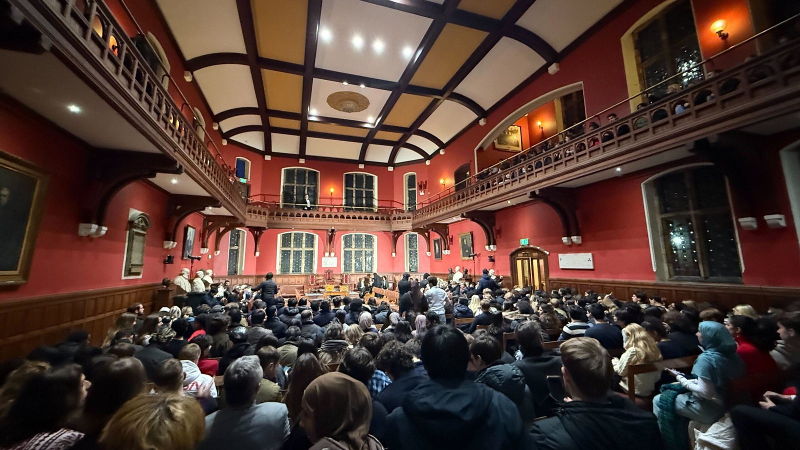 Oxford Union heeft Israël uitgeroepen tot 'een apartheidstaat die genocide pleegt'