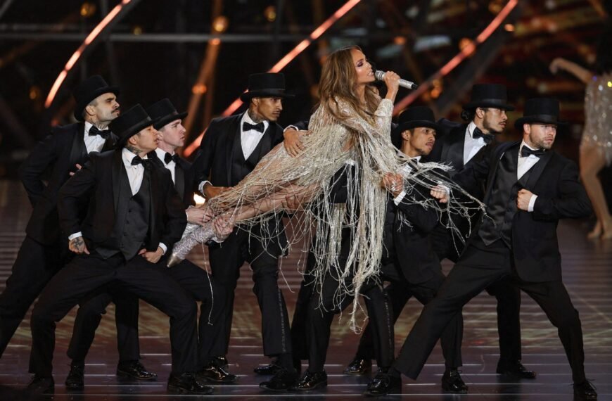 Riyad Sezonu: Jennifer Lopez'inin Performansı Tartışma Yarattı