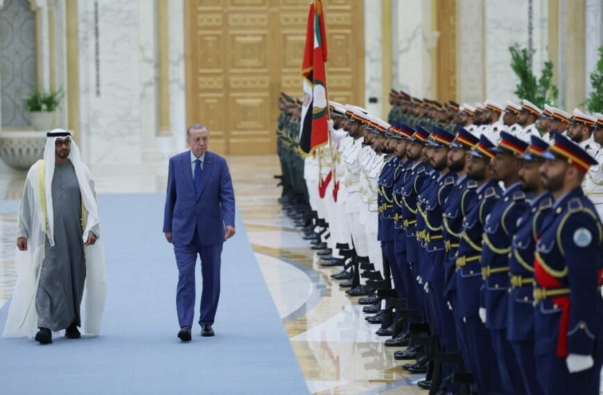 Turkije zoekt steun van Saoedi-Arabië en de VAE voor een nieuw Syrië