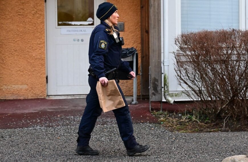 De Koran verbrandende activist Salwan Momika is dood aangetroffen in Zweden