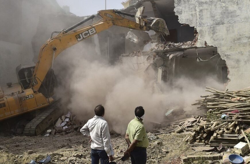 Engelse Bedrijven Vernielen Huizen van Palestijnse en Kasjmiri Moslims met Bulldozers