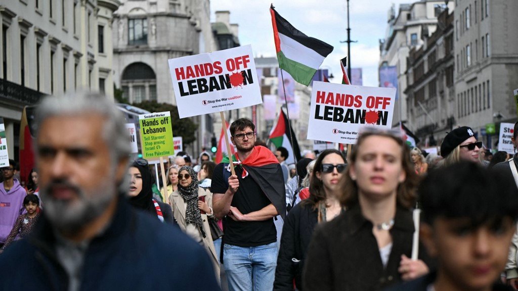 Engelse Parlementsleden bekritiseren het voorkomen van de Palestijnse protesten voor de BBC