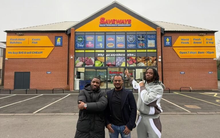Krept & Konan's Halal Supermarkt is geopend in Croydon
