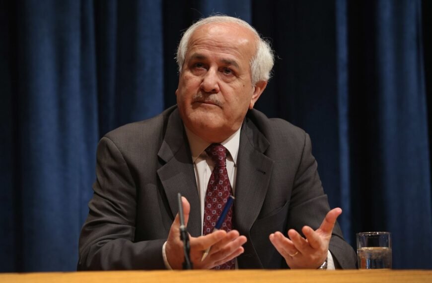 ‘Vergeet ons niet’: de VN-vertegenwoordiger van Palestina barstte in tranen uit