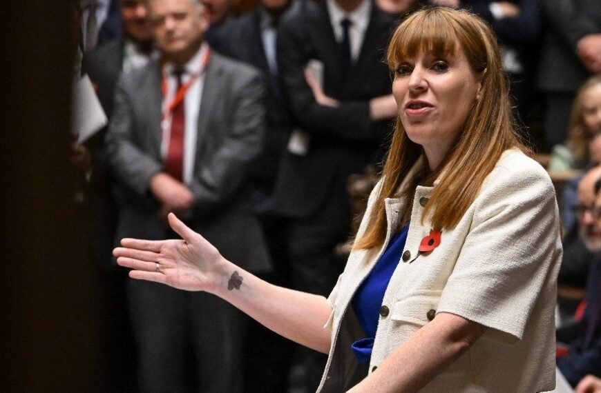 De Moslim Raad roept Engeland op de definitie van islamofobie over te nemen