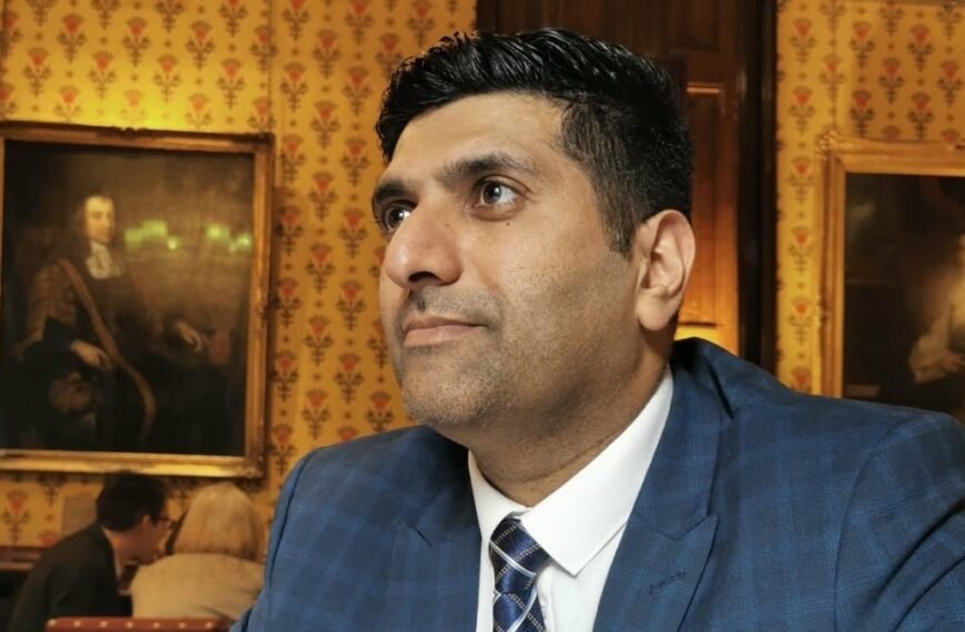 De minister van geloof van de Arbeiderspartij steunt het nieuwe Britse Moslimnetwerk