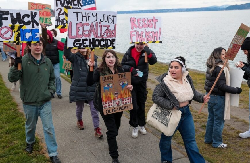 Rechtenorganisaties hebben de regering-Trump aangeklaagd vanwege de naar Guantanamo verzonden migranten.