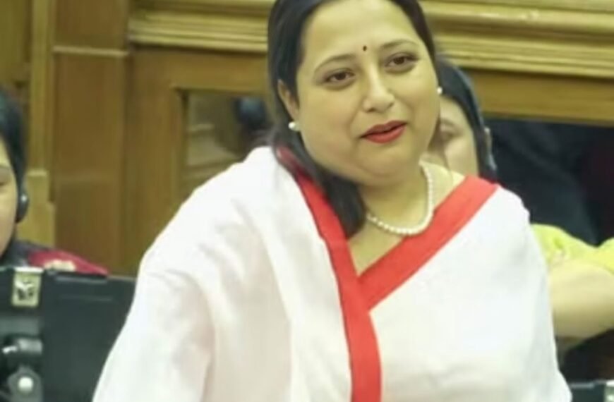 BJP-kamerlid Ketki Singh vraagt verbod voor moslims aan de medische faculteit van Ballia