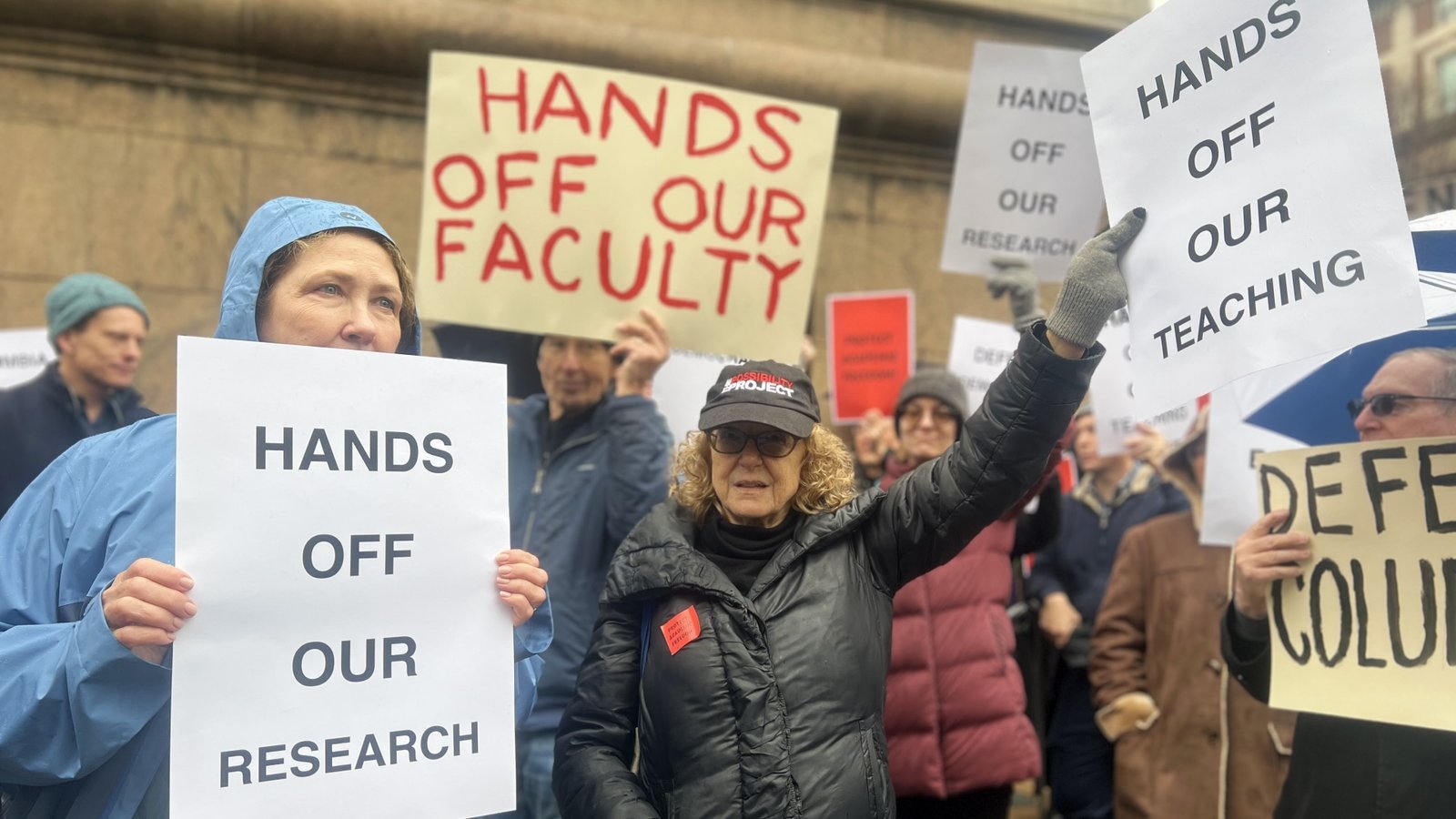 Faculteit van Columbia protesteert tegen de aanval van Trump op academische vrijheid