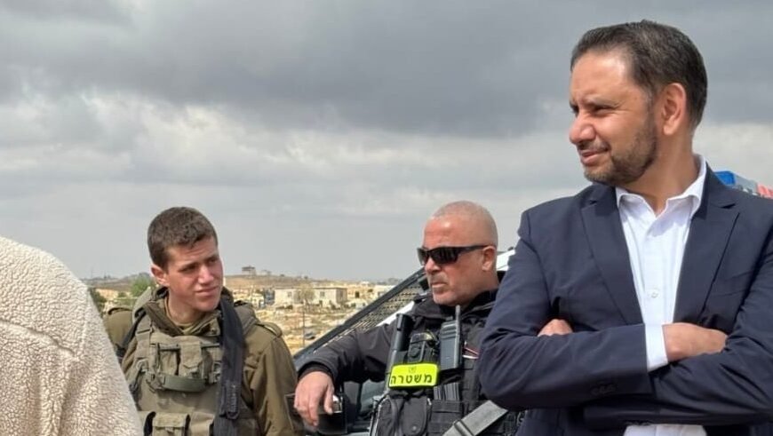 Britse Parlementsleden Stuiten op Israëlische Settlers in Palestijnse Gebieden