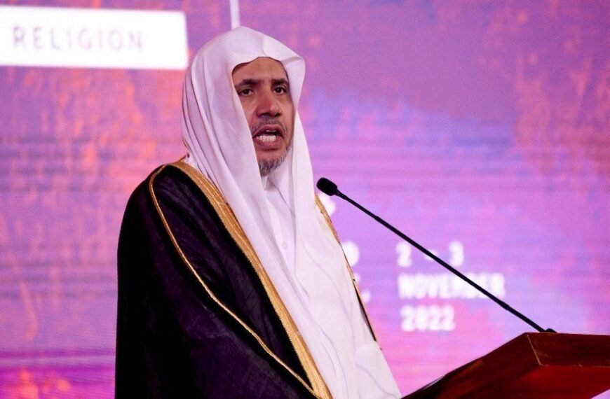 De leider van de door Saoedi-Arabië gesteunde Islamitische Wereldunie raadde Britten aan om niet over Gaza te spreken.