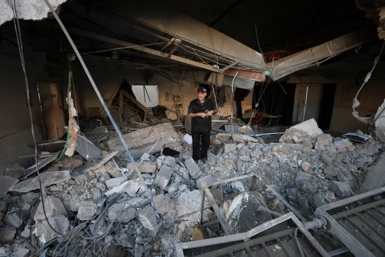 Israëlische troepen hebben het al-Ahli ziekenhuis in Gaza gebombardeerd