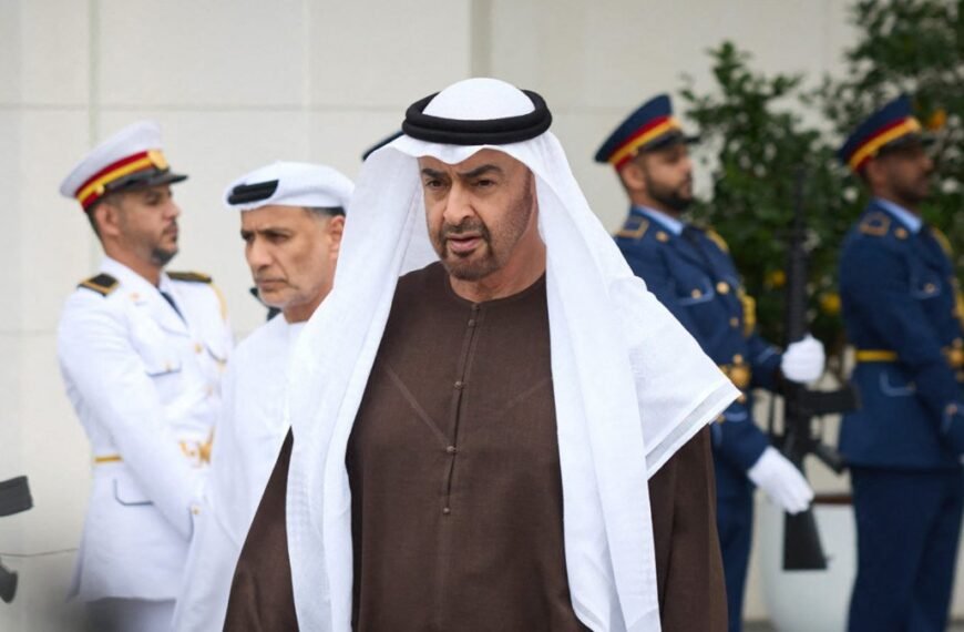 VAE heeft 11 politieke tegenstanders als 'terroristen' aangemerkt.