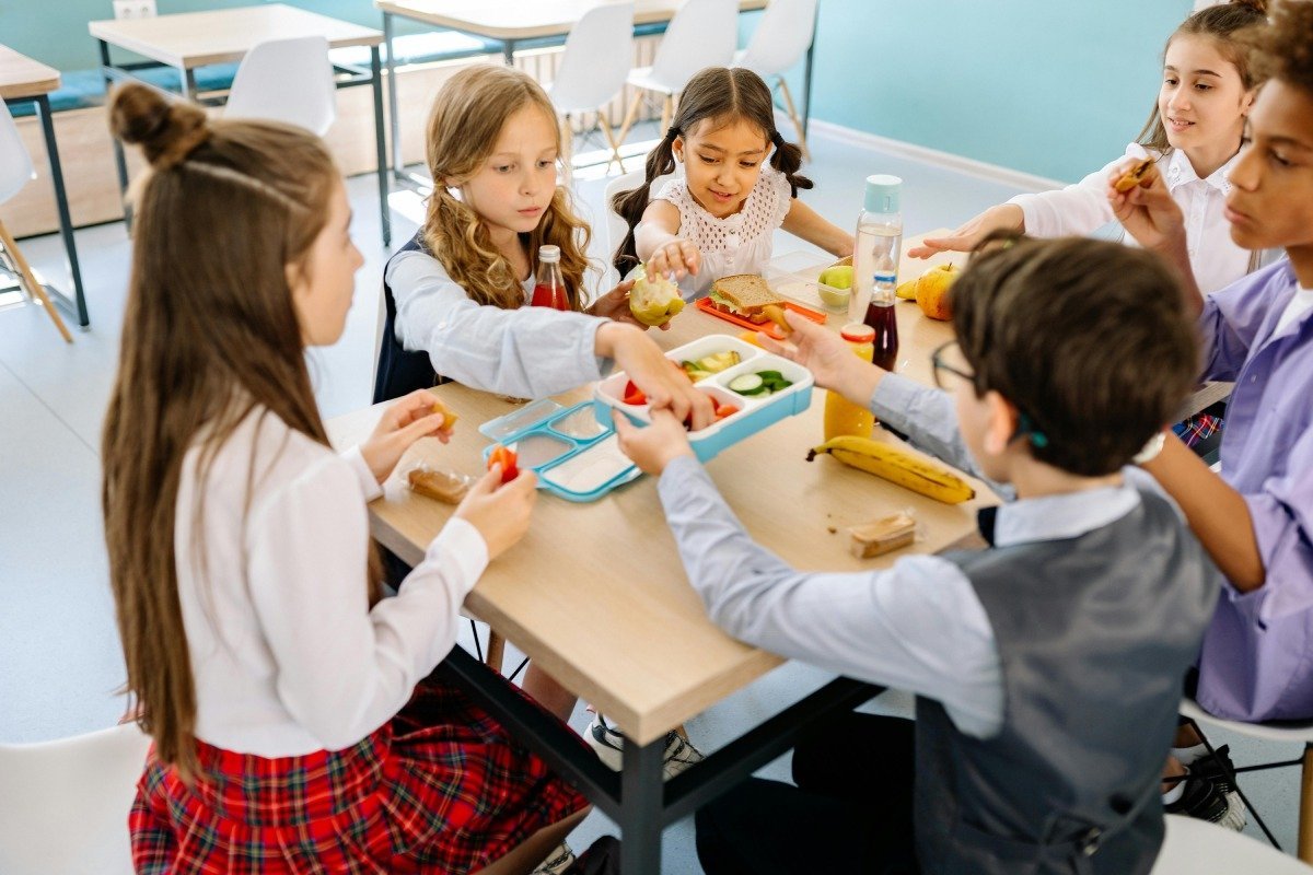 Verplichting van Halal Voedsel in Schoolkantines van Barcelona