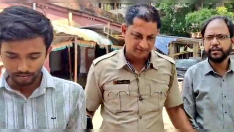 Twee leden van de Sanatani Ekta Manch gearresteerd in West-Bengalen voor het plakken van de Pakistaanse vlag