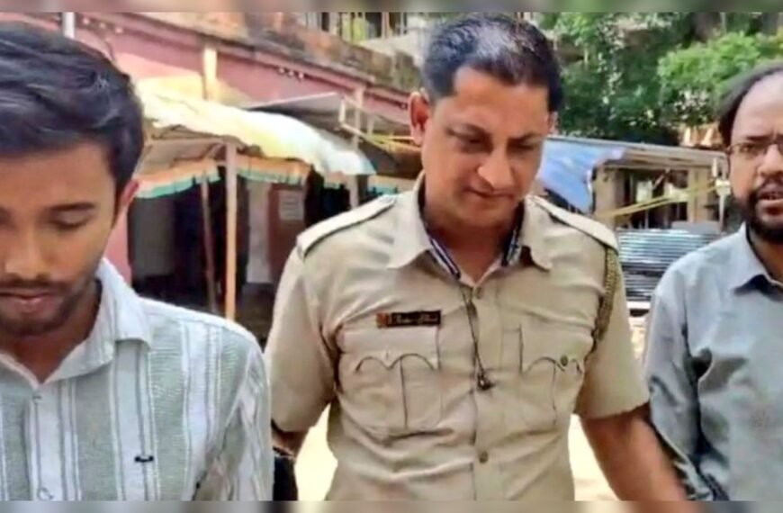 Twee leden van de Sanatani Ekta Manch gearresteerd in West-Bengalen voor het plakken van de Pakistaanse vlag