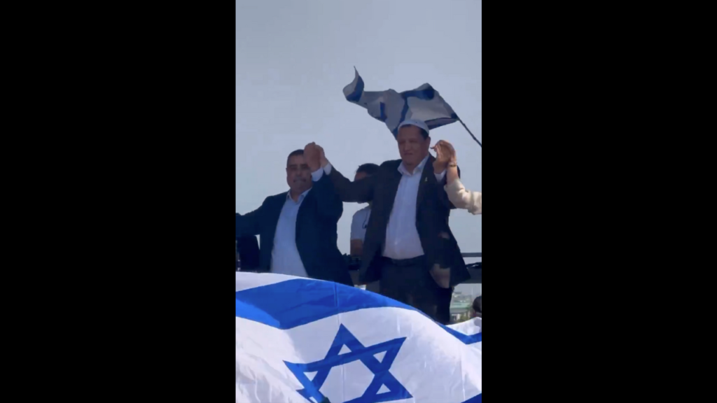 De dans van de Franse imam op het 'Israëlische muziekfestival' in Parijs veroorzaakte reacties