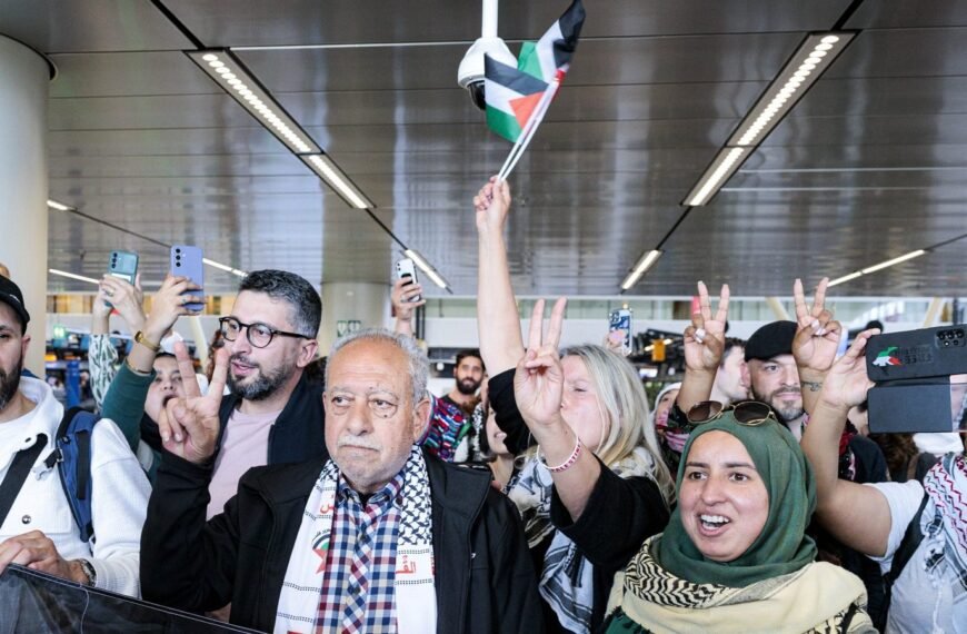 Egypte wordt bekritiseerd om de behandeling van buitenlanders tijdens de wereldwijde mars voor Gaza.