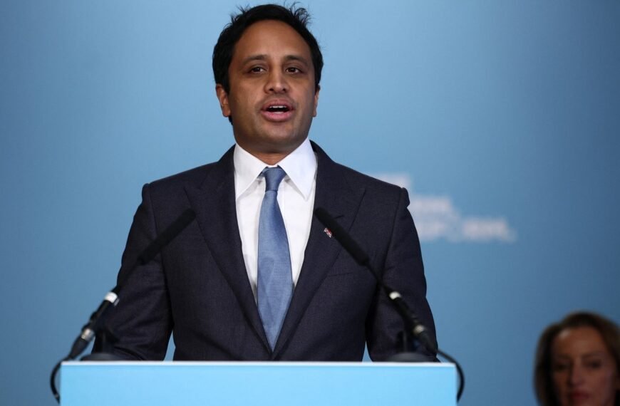 Reform UK-voorzitter Zia Yusuf heeft na de discussie over het boerkaverbod ontslag genomen