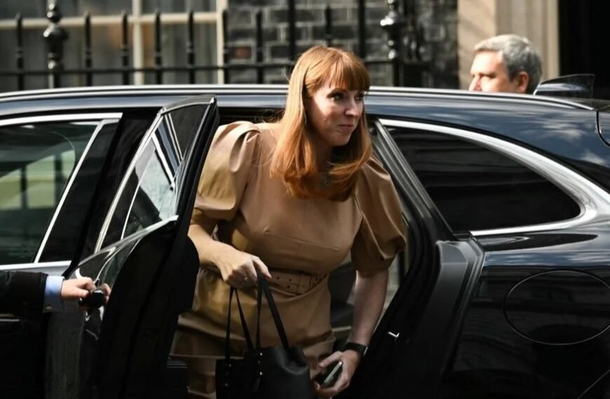 De Britse regering heeft islamofobie-adviseurs niet laten overleggen met moslimorganisaties