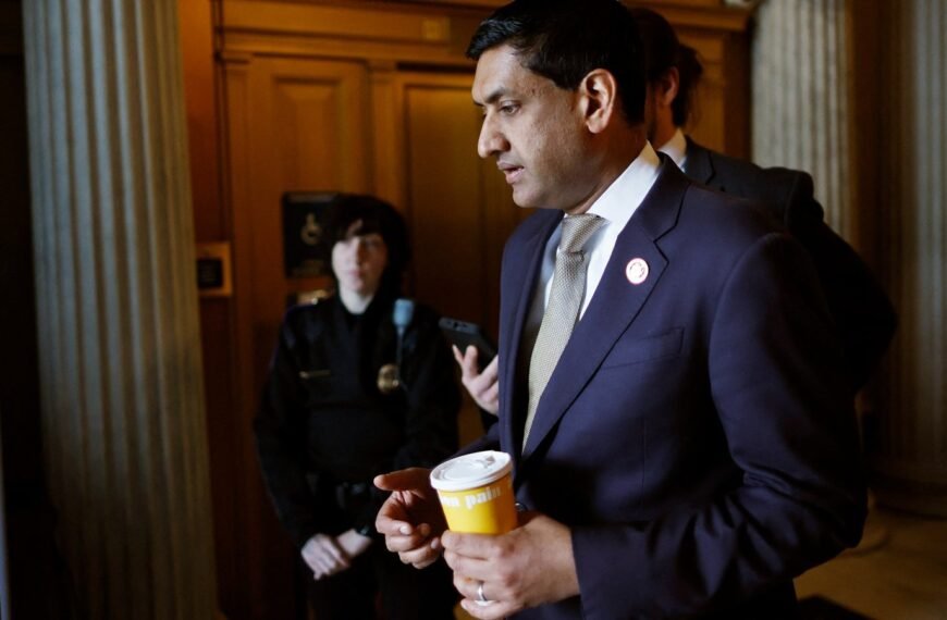 Ro Khanna's optreden op tv met de anti-moslim parlementariër wekt reacties op