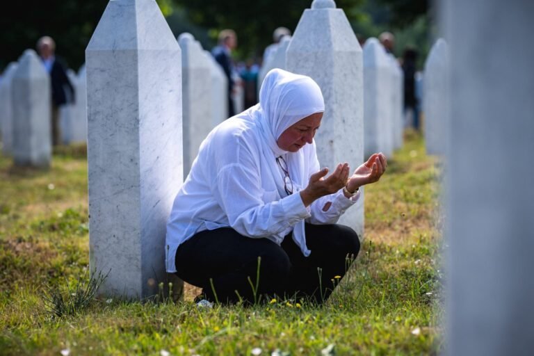 Srebrenica Genocide: 30 Jaar Later de Woede om de Hypocrisie van het Westen