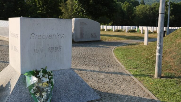 Srebrenitsa Overlevenden Trekking Parallel met Gaza