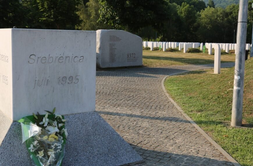 Srebrenitsa Overlevenden Trekking Parallel met Gaza