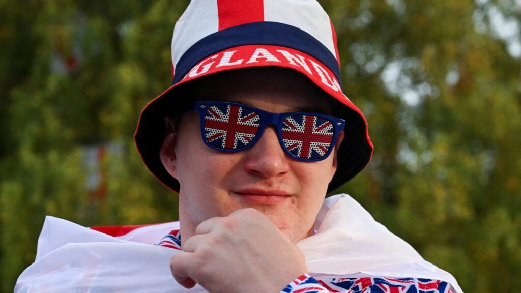 De Hulp van de Engelse Media bij de Vlag Coup van de Reform