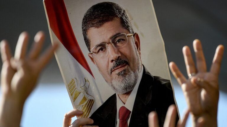 De families van politieke gevangenen in Egypte kunnen hen al 10 jaar niet zien