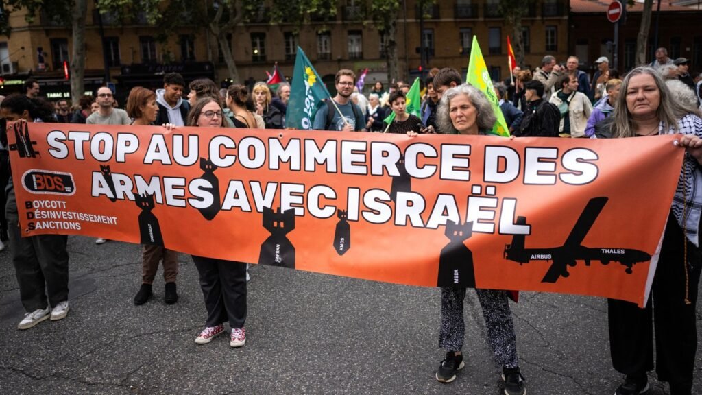 Israëlse Wapenindustrie Voedt zich met Genocide, de Wereld Koopt