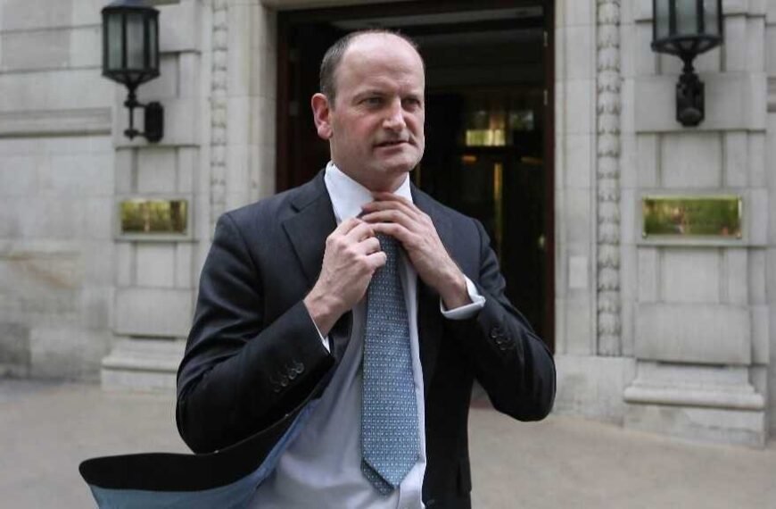 De oproep van voormalige MP Douglas Carswell 'Laat Engeland zonder Abdul zijn' heeft reacties uitgelokt