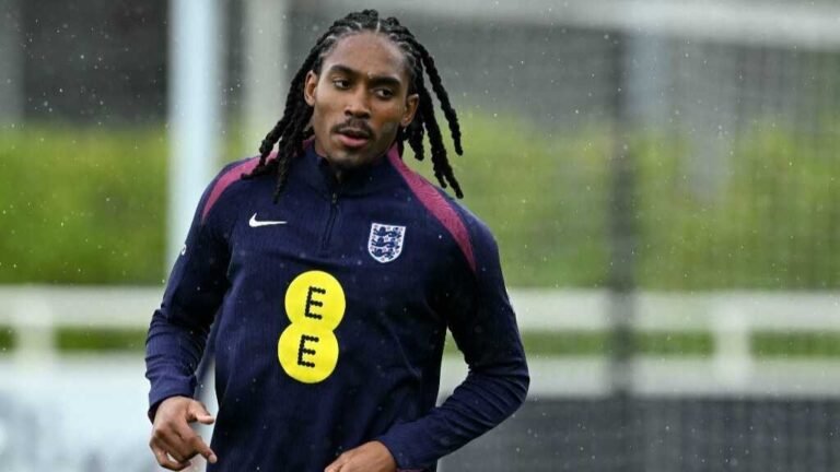 Engeland's Eerste Moslim Voetballer Djed Spence: 'Allah is de Grootste'