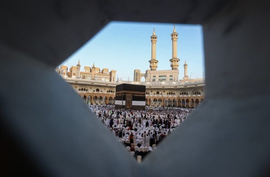 Franse man al een jaar vast vanwege bedrog met de Hajj in Saoedi-Arabië