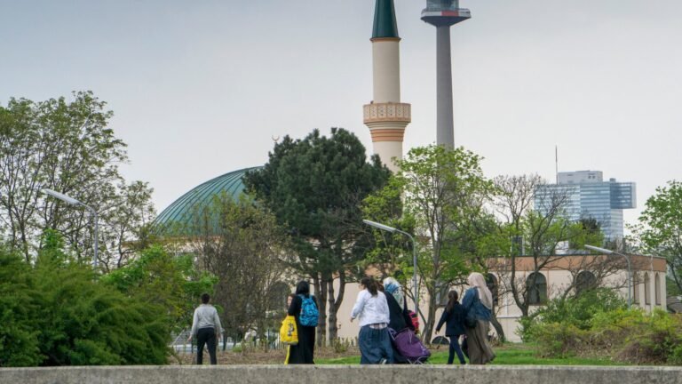 Het hoofddoekverbod in Oostenrijk, een déjà vu voor marginale moslims