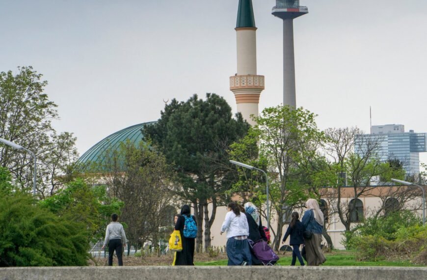 Het hoofddoekverbod in Oostenrijk, een déjà vu voor marginale moslims