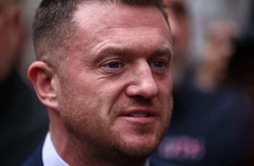 Tommy Robinson wordt bekritiseerd op social media om zijn 'propagandatocht' in Jeruzalem