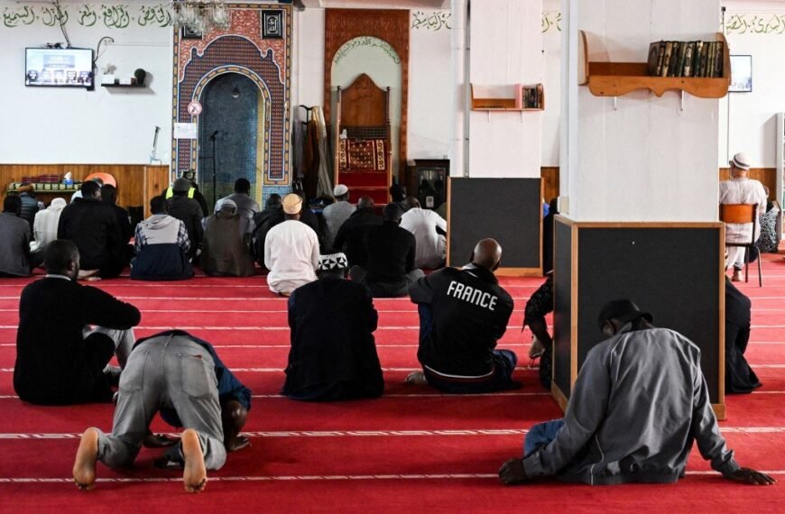 De UAE-verbinding van de 'islamofobische' peiling in Frankrijk