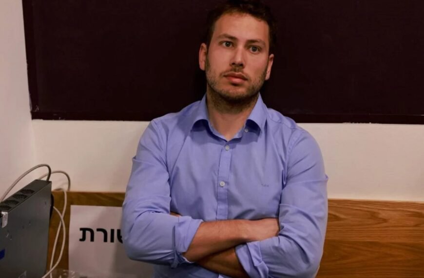 De zoon van Netanyahu verlaagde de prijs van het Oxford-appartement