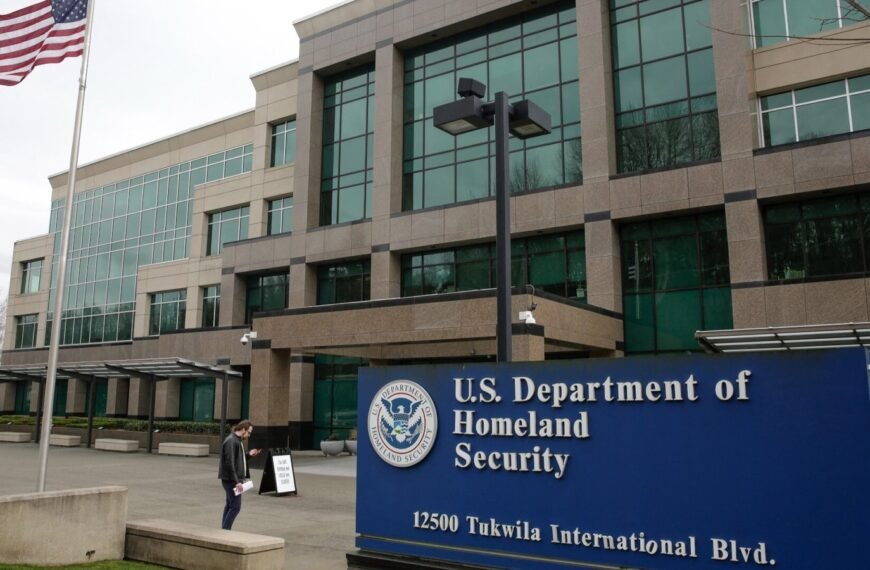 Het kan moeilijker worden voor mensen uit verboden landen om een Amerikaanse green card te krijgen