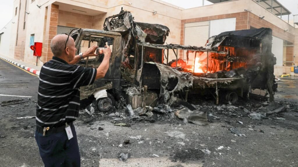 Israëlische kolonisten hebben fabrieken en velden in de Westelijke Jordaanoever verbrand