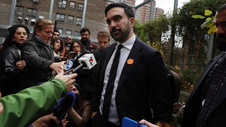 Stemmen geopend in New York: Mamdani streeft ernaar de eerste moslim burgemeester te worden