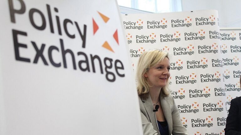 Toezicht op Goede Doelen in Engeland Onderzoekt Rechtse Denkorganisatie