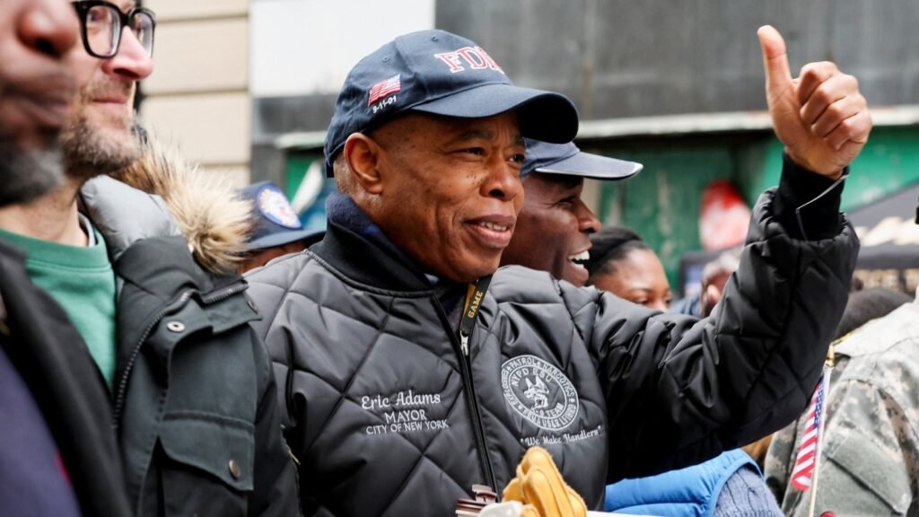 De opkomende burgemeester van New York, Adams, heeft de anti-BDS-wet ondertekend