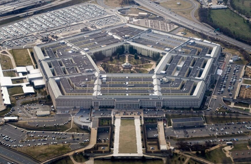 Jaarlijkse defensiebegroting van de VS versterkt Israëlische verdedigingssystemen, heft sancties tegen Syrië op