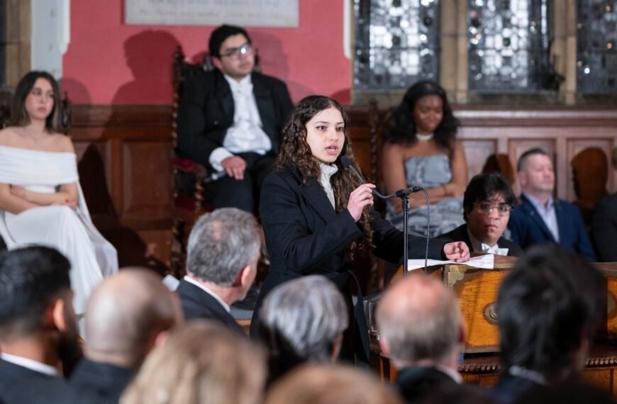 Nieuwe voorzitter van de Oxford Union: Pro-Palestijnse stemmen onder 'extreme controle'