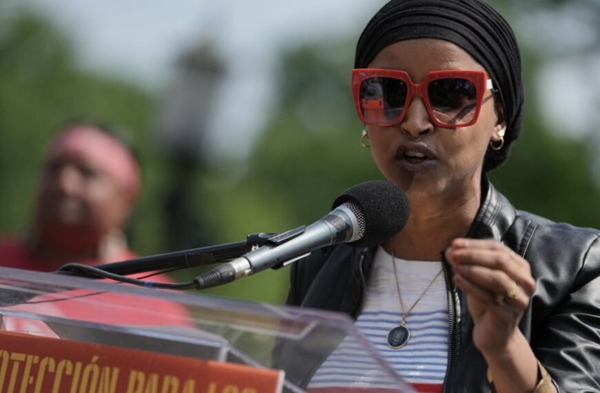 Trump is geobsedeerd door Ilhan Omar: Het symbool van Amerika waar hij bang voor is