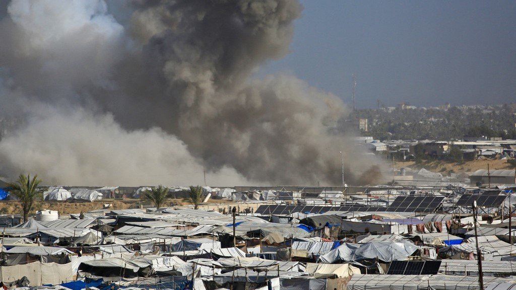 Arabische en Moslimlanden veroordelen de schending van het staakt-het-vuren door Israël.