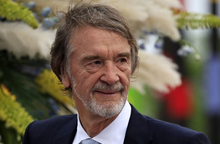 Critique van de immigrant aan de mede-eigenaar van Manchester United