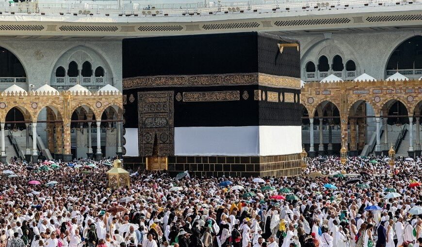Epstein Dossiers: De Kaaba-doek is vanuit Mekka naar Epstein gestuurd
